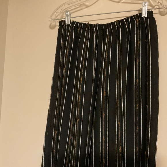 Two piece set..pants and tunic. Approximate size medium - Picture 5 of 6